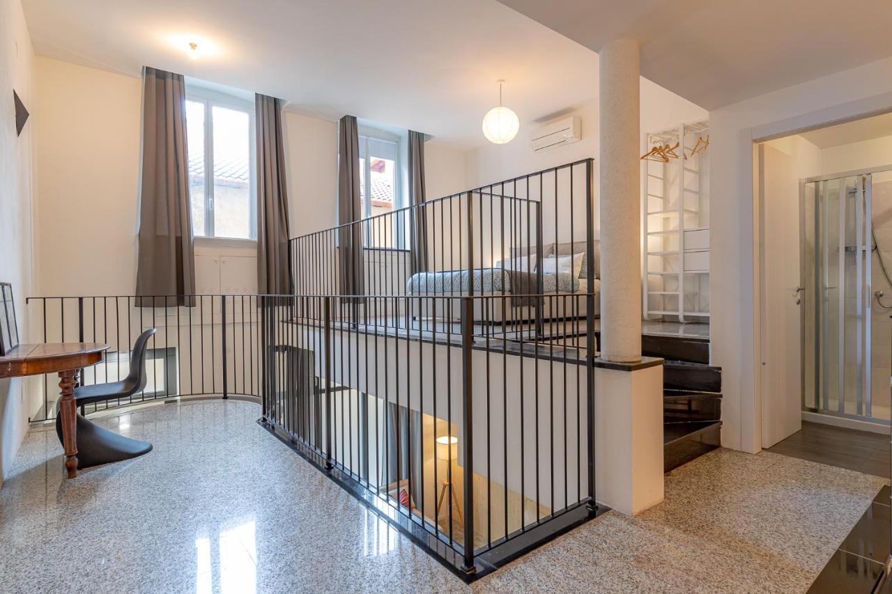 Moderno Loft A Due Passi Dal Lago Leilighet Torno Eksteriør bilde